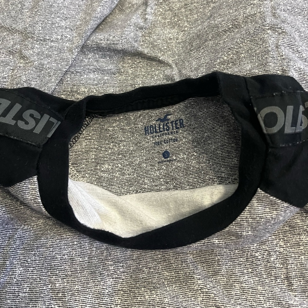 Hollister tshirt